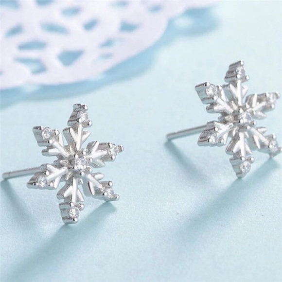 NEW!💙💎❄️SNOWFLAKE! EARRINGS!❄️💎💙SO PRETTY! CZ! - Picture 4 of 6